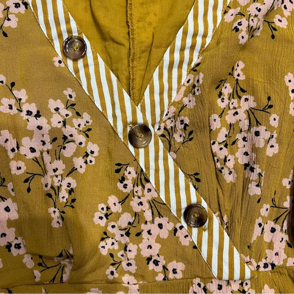 Miami Floral Button Romper - Picture 3 of 11